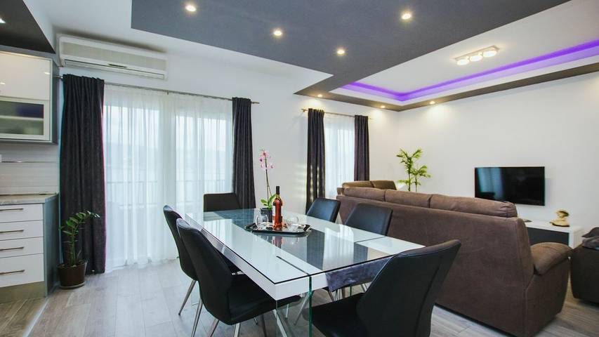 Apartament wakacyjny dla 4 osób, z taras w Arbanija