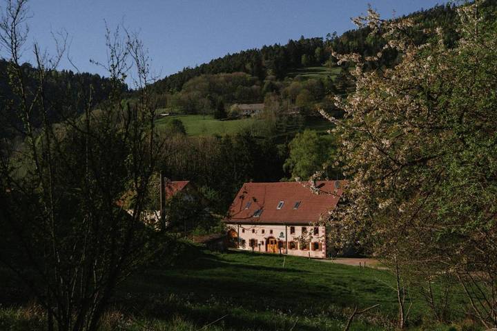 Maison de vacances pour 15 personnes, avec jardin ainsi que jacuzzi et balcon