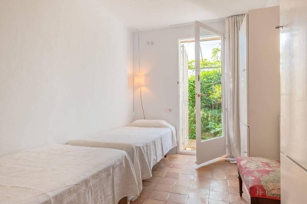 Costabravaforrent Llimona in Sant Martí d'Empúries, l'Escala
