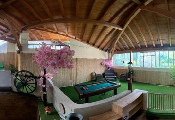 Gîte pour 8 personnes, avec terrasse à Saint-Julien (Jura)
