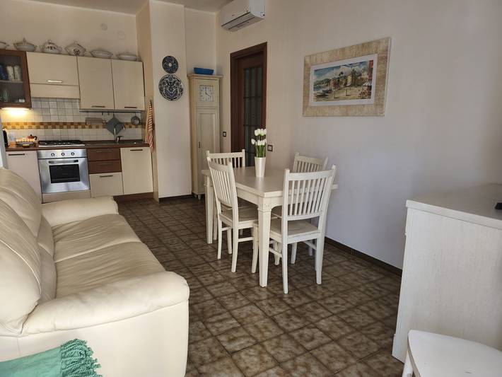 Casa vacanze 'Sea View Just A Few Steps' con vista mare, balcone e aria condizionata in Laigueglia, Riviera di Ponente