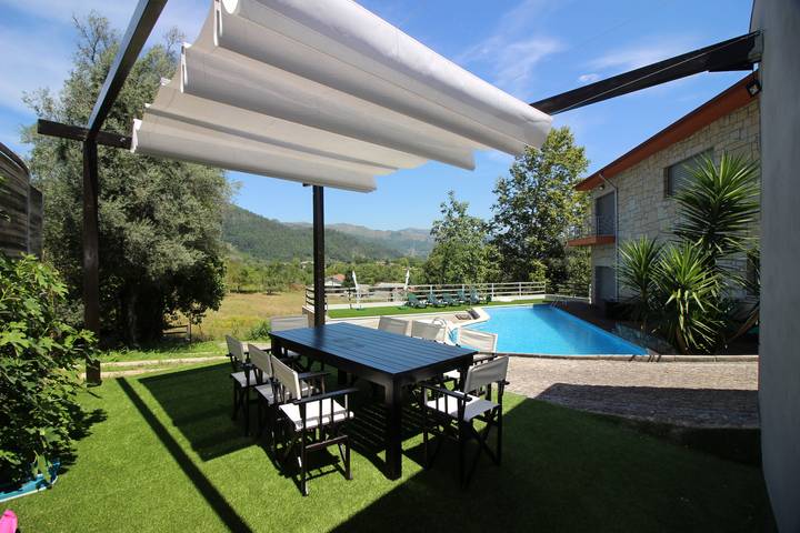 Location de vacances pour 6 personnes, avec balcon et jardin dans Amares