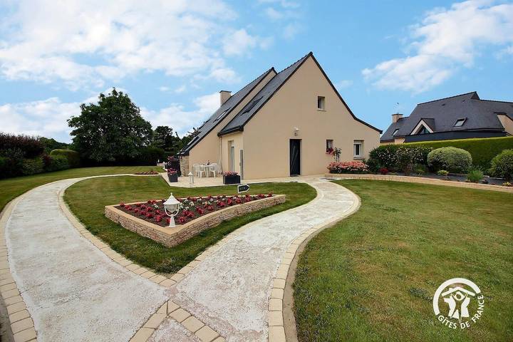 Gîte pour 2 personnes, avec jardin à Évran