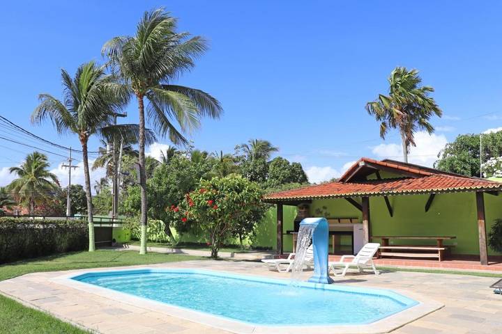 Casas e apartamentos de temporada para 25 pessoas, com jardim e balcão e ainda piscina em Ipojuca