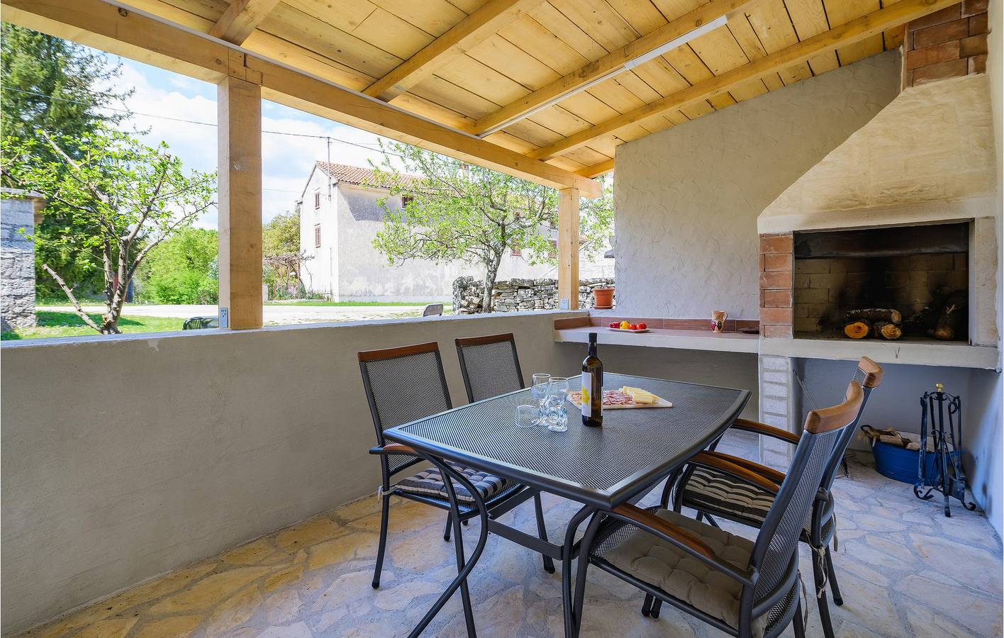 Ferienhaus für 4 Personen mit Terrasse in Pazin, Zentralistrien