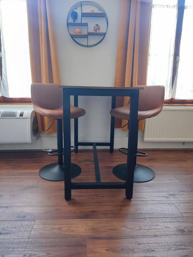 Appartement entier, One-Bedroom Apartment in Chagny, Région de Chalon-sur-Saône