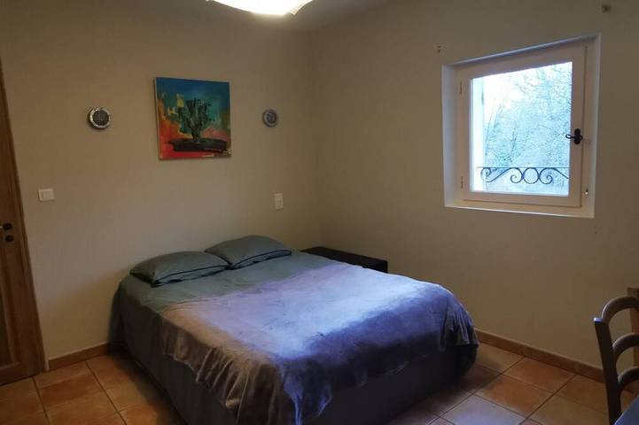 Location de vacances pour 8 personnes, avec jardin et terrasse à Caseneuve - 4