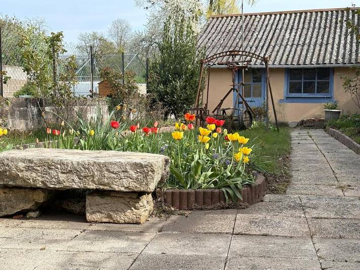 Location de vacances pour 8 personnes, avec terrasse, animaux acceptés à Noyen-sur-Sarthe