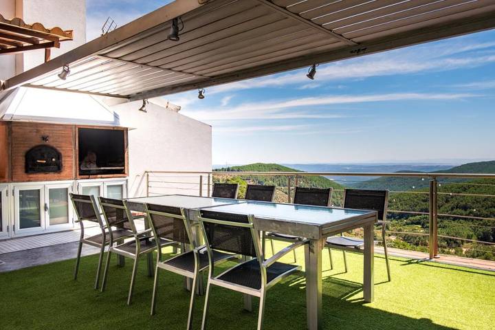 Casa de vacaciones para 17 personas, con jacuzzi y balcón además de piscina para niños y piscina, Familias con niños - 1