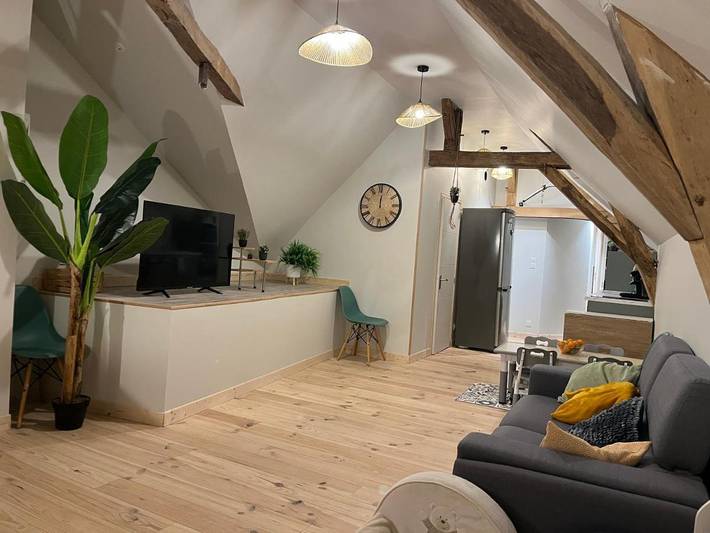 Gîte pour 4 personnes, avec jardin et terrasse à Seiches-sur-le-Loir