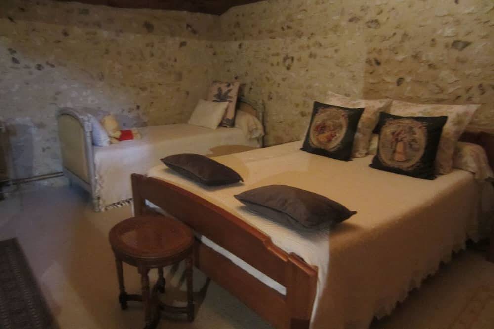 Gîte de Charme en Pleine Nature in Champcevinel, Périgord Blanc