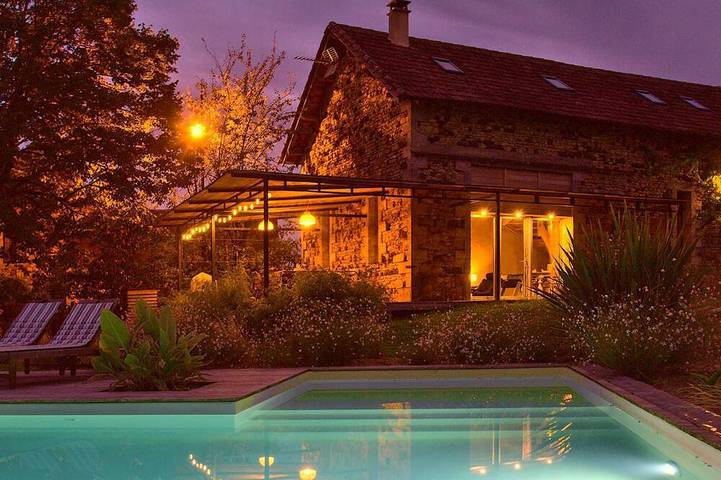 Gîte pour 6 personnes, avec jardin à Saint-Avit-de-Vialard