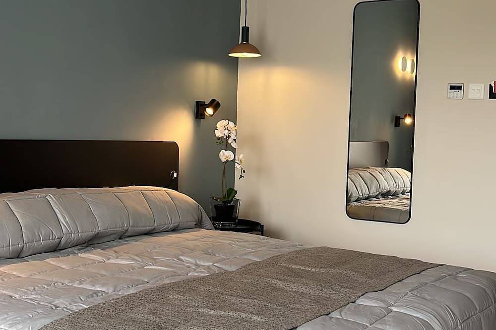 Romantic Room with Jacuzzi/hot tub, terrace and Seaview in il-Mellieha, Mellieha