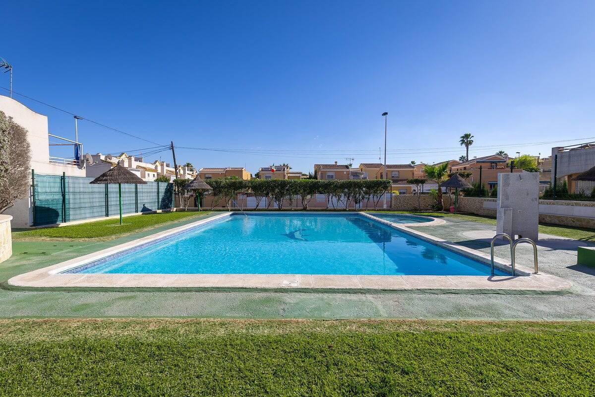 Villa pour 8 personnes avec vue sur le lac in Torrevieja, Costa Blanca