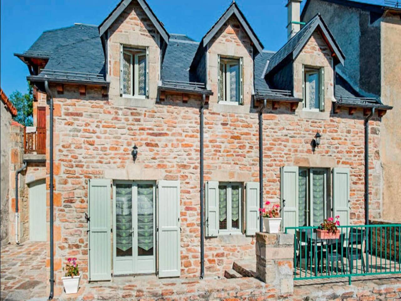 Location De Vacances pour 8 Personnes dans Mont Lozère et Goulet, Région de Mende