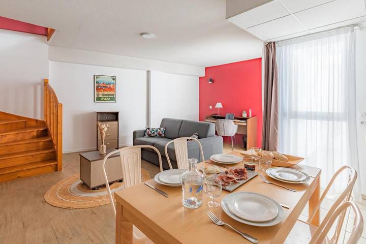 Location de vacances pour 6 personnes, avec terrasse à Pau - 4