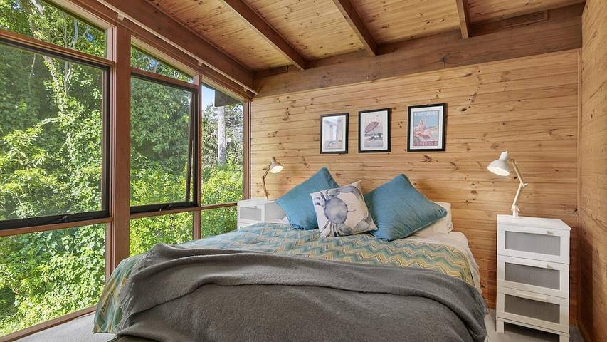 Holiday home for 10 people, with garden and balcony in Great Ocean Road