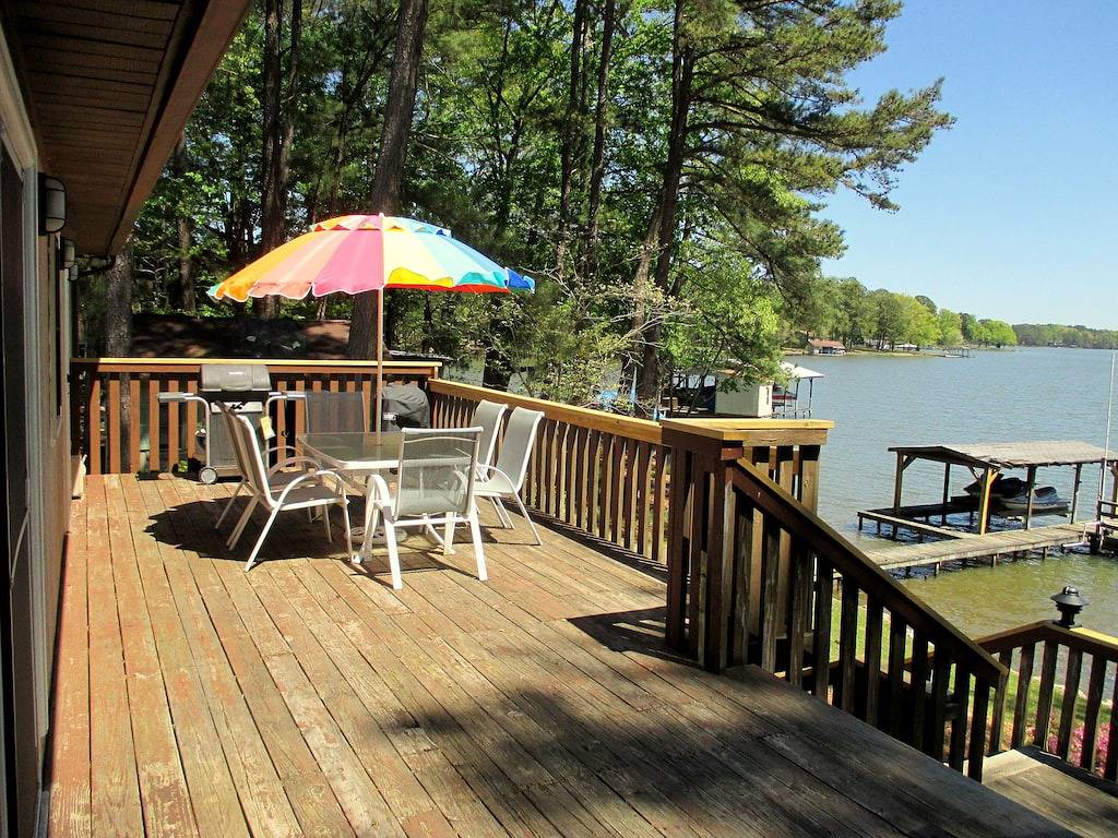 Privatstrand \"Sunrise on the Lake\" am Pea Hill Creek in Lake Gaston