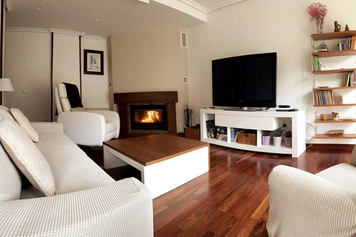 Ganze Ferienwohnung, Gemütliche Ferienwohnung mit Pool und Küche in der Nähe des Stadtzentrums von Ezcaray in Ezcaray, Valdezcaray