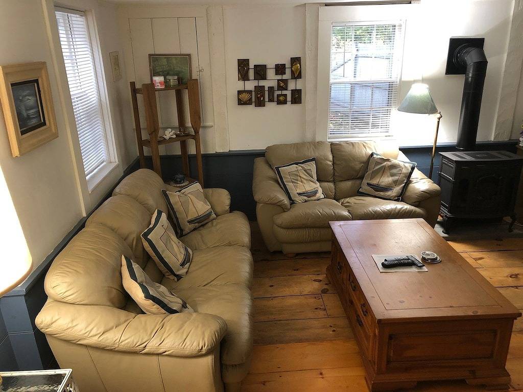 Charming 18. Jahrhundert Ferienhaus mit eigenem Strand am Scargo Lake in der Nähe Bucht in Mayflower Beach, Dennis