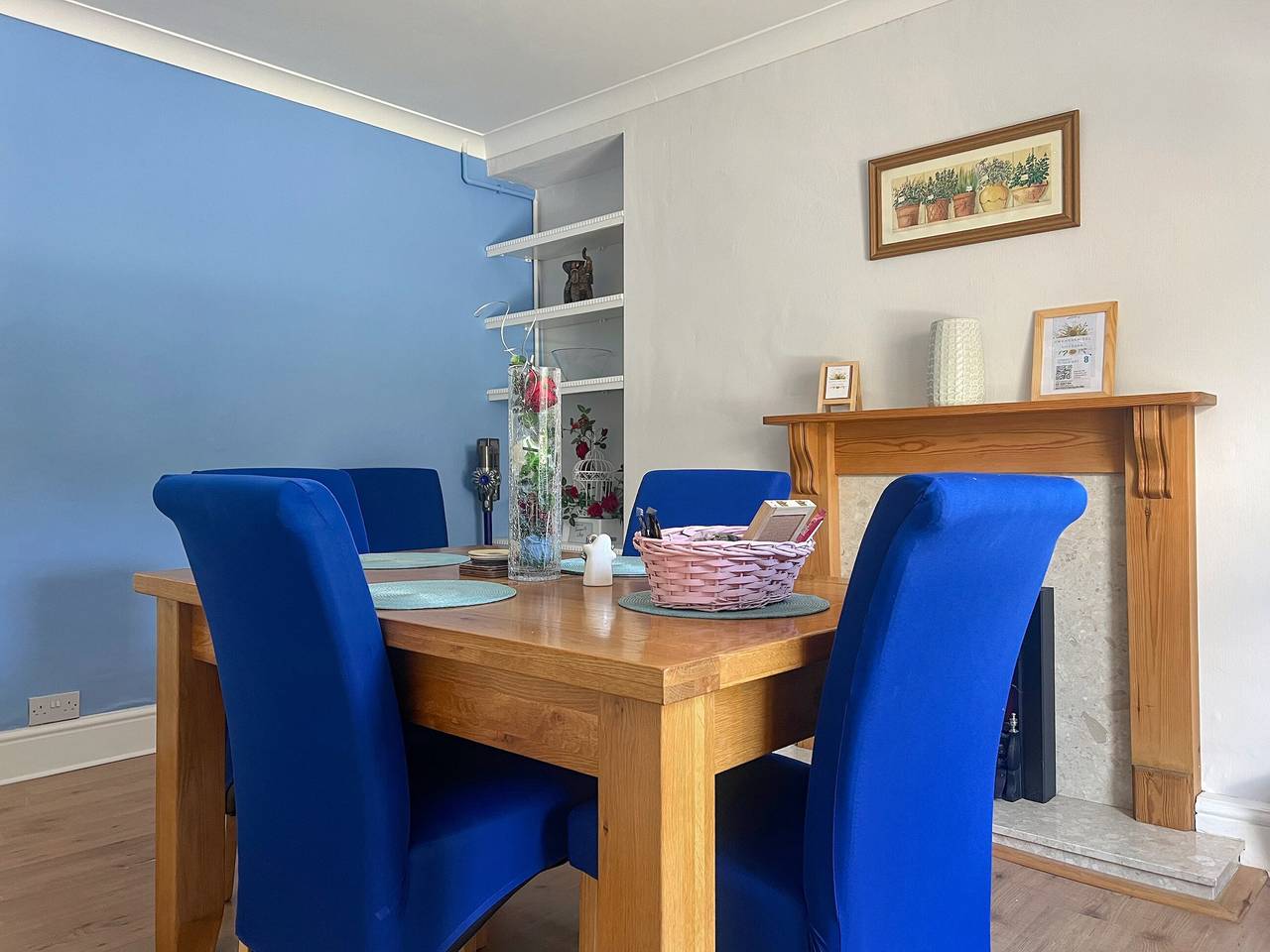 Gwenynen Fel Cottage in Burry Port, Carmarthenshire