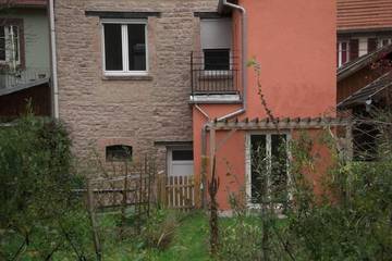 Gîte pour 6 personnes, avec balcon et vue à Lutzelbourg