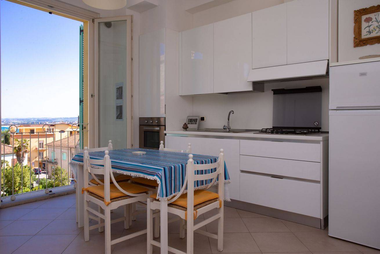 Entire apartment, N236 - Numana, two-room apartment with sea view in the heart of the town in Numana, Riviera Del Conero