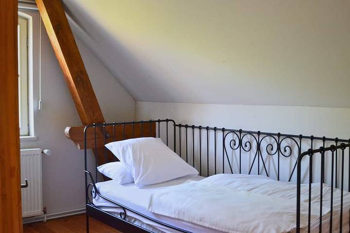 Ganze Wohnung, 3-Bett Zimmer im Gasthaus am Finowkanal (ehemalige Schule von 1875). in Zerpenschleuse, Wandlitz
