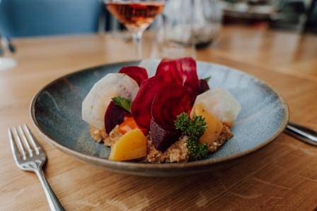 Seeblick **** Superior Genuss und Spa Resort - Juniorzimmer Eg - zur Fußgängerzone in Norddorf, Amrum