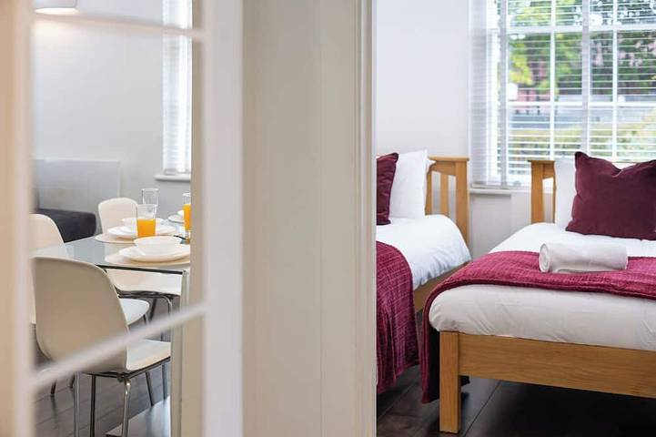 Apartamento entero, Contemporary 3Br | Near City Centre | Free Parking in Reading, Berkshire