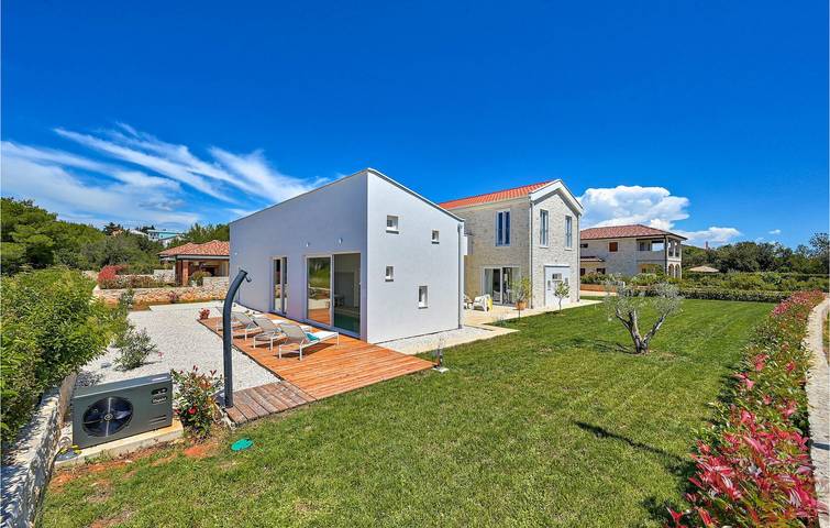 Acogedor apartamento de 2 dormitorios con piscina, wifi y acceso a la playa a 300 metros in lučica Skrača, Ugljan