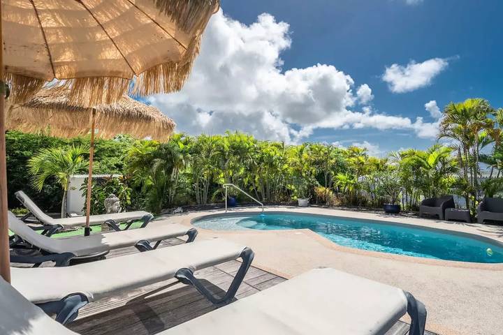 Villa pour 7 personnes, avec vue et terrasse ainsi que jardin et piscine à Saint-François
