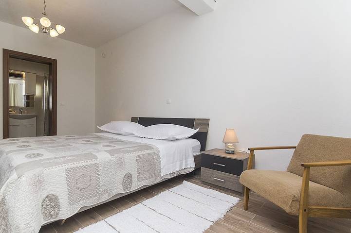 Maison individuelle avec vue sur la mer, sur un terrain de 2. 000qm, 2 Schlafzi. in Makarska, Makarska riviera