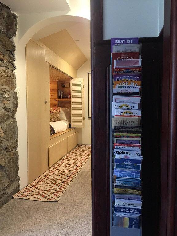 Ganze Wohnung, Günstige Lage: Charmant und stilvoll: Moderne Annehmlichkeiten in Blue Ridge Parkway, Asheville