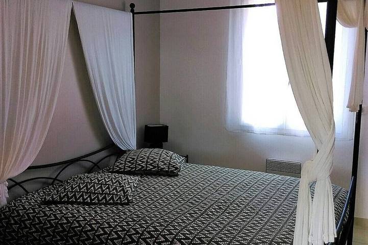 Location de vacances pour 8 personnes, avec terrasse et jardin à Cournonsec - 4
