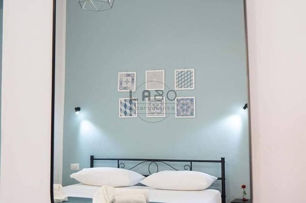 Entire apartment, Kaire studio, romantic and central in Tropea, Vibo Valentia Province