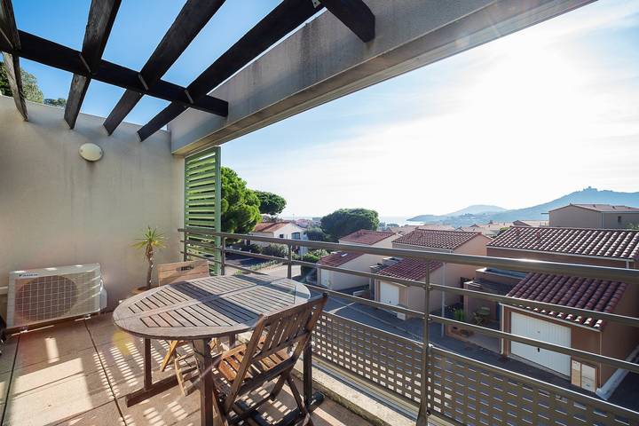 Location de vacances pour 4 personnes, avec piscine et balcon à Collioure