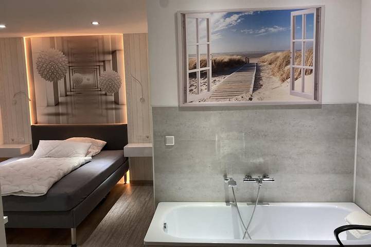 Ganze Wohnung, Apartment-Eigenes Badezimmer-Gartenblick-Zimmer103 in Leverkusen, Bergisches Land