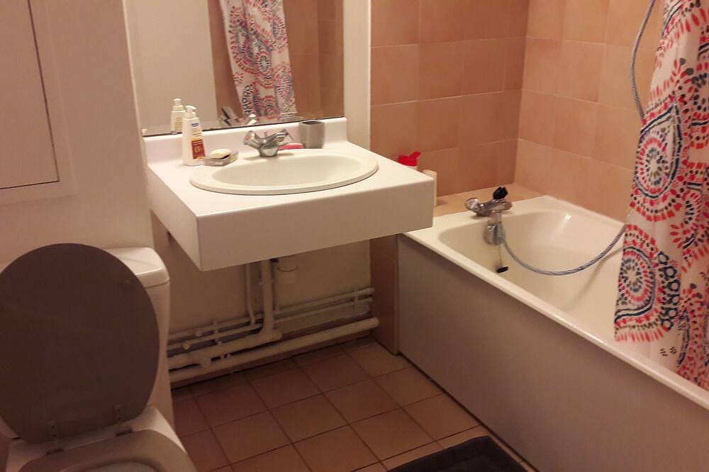 Appartement entier, Studio au centre d'Antony, proche du Rer in Antony, Hauts-de-Seine