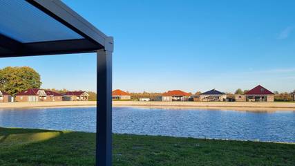 Ferienhaus für 6 Personen, mit Garten und Pool sowie Seeblick und Ausblick, kinderfreundlich in Walchum