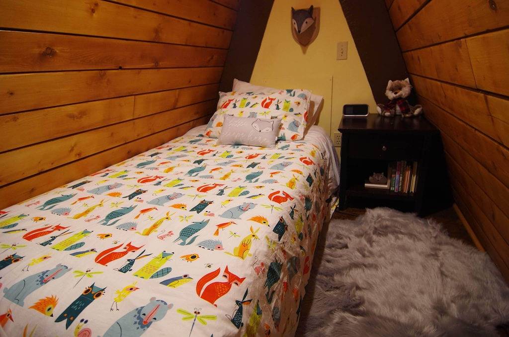 Ein Loft oben, Ski in / out, 3 Lofts, privater Whirlpool in Silver Star