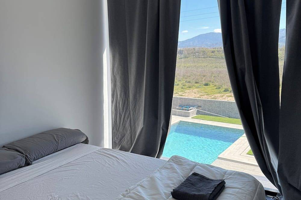 Relájate en Villa Baena: piscina, jacuzzi y total privacidad in Villa de Otura, Provincia de Granada