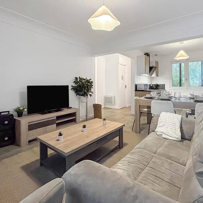 Gîte pour 6 personnes, avec vue et jardin à Saint-Bonnet-de-Mure