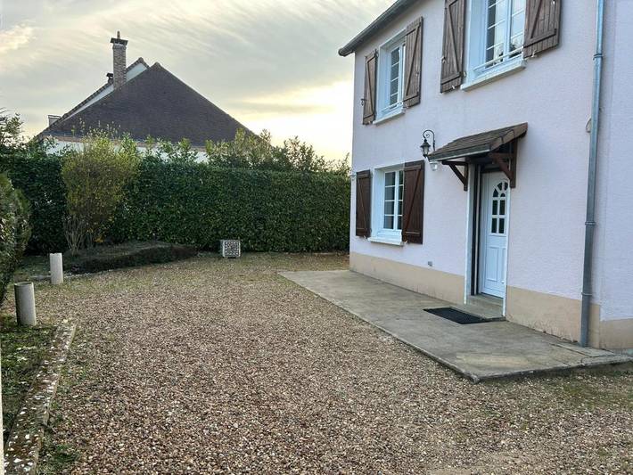 Location de vacances pour 6 personnes, avec jardin à La Suze-sur-Sarthe