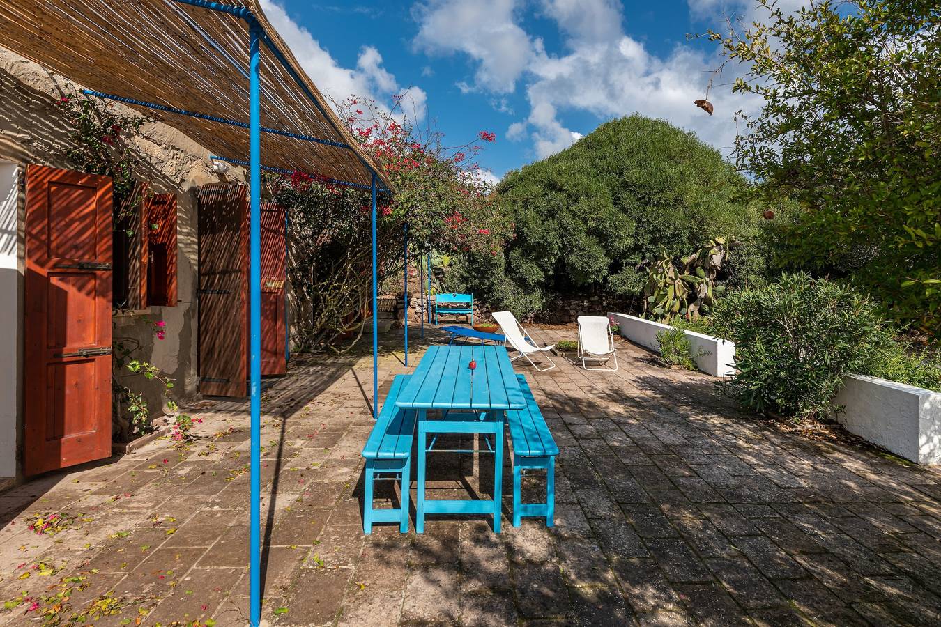 Charmantes Ferienhaus "Dimora tipica Carlofortina" mit Meerblick, Bergblick & Terrasse in Carbonia-Iglesias Provinz