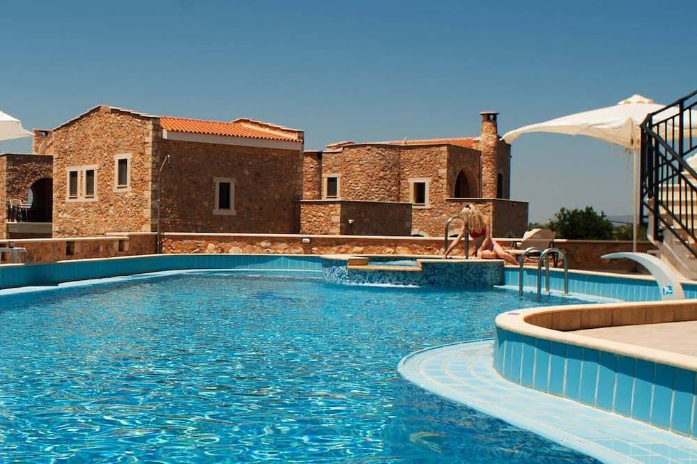 3 bedroom villa common pool in Xirosterni, Vamos