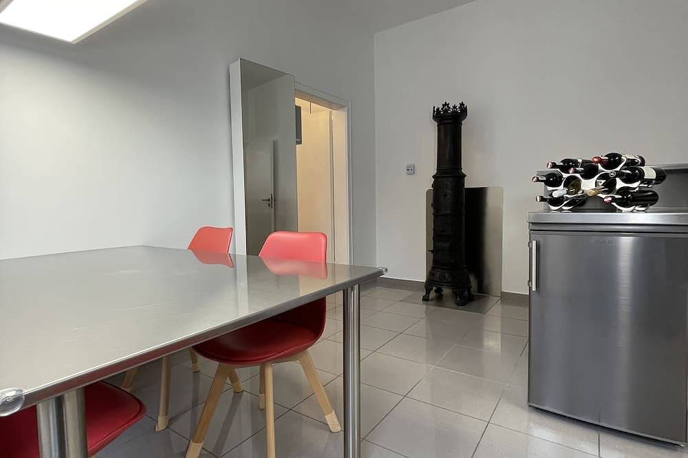 Ganze Wohnung, Trendy 1 room Condo City Center 1st floor in Ulm, Schwaben