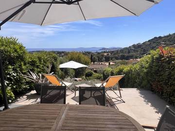 Gîte pour 4 personnes, avec terrasse et piscine à La Croix-Valmer