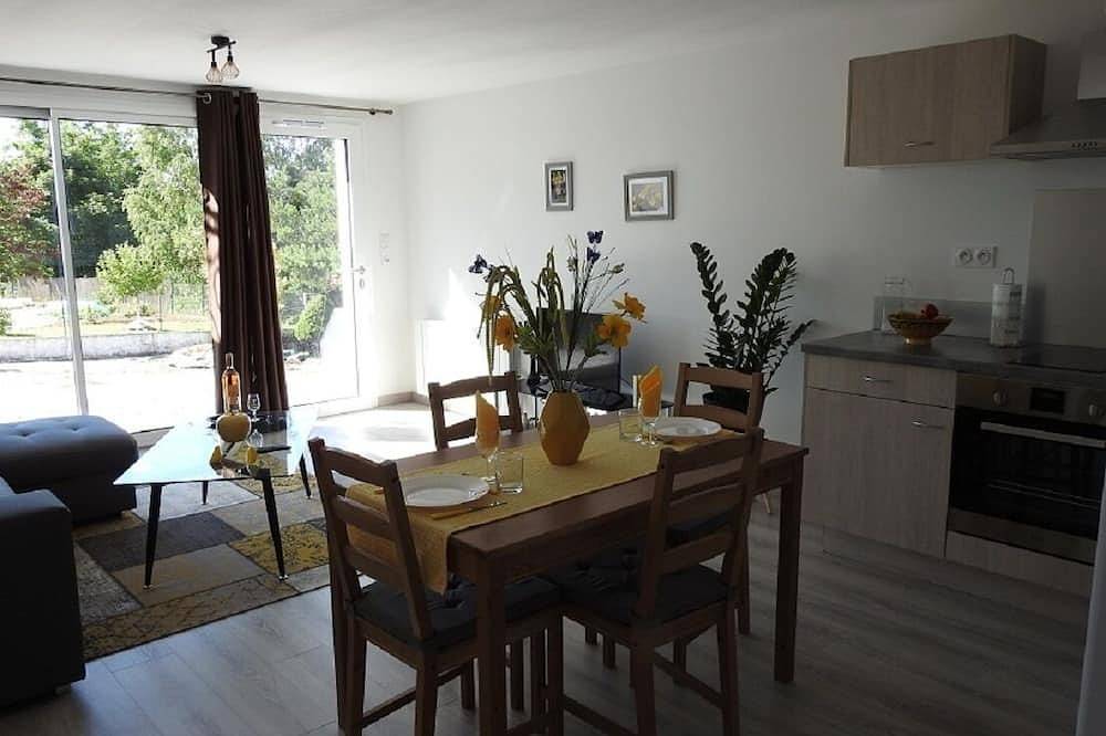 Appartement entier, Appartement situé au rez de chaussée d'une petite résidence en comportant quatre in Jonzac, Région de Jonzac