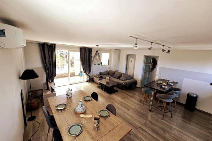 Appartement de vacances pour 4 personnes, avec Terrasse et Jardin à Les Angles (Gard)